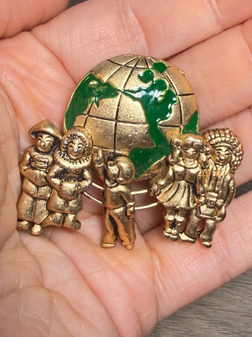 Vintage Children Around the World Brooch Globe Gold Tone Sliding Figure 1.85" - Picture 9 of 11